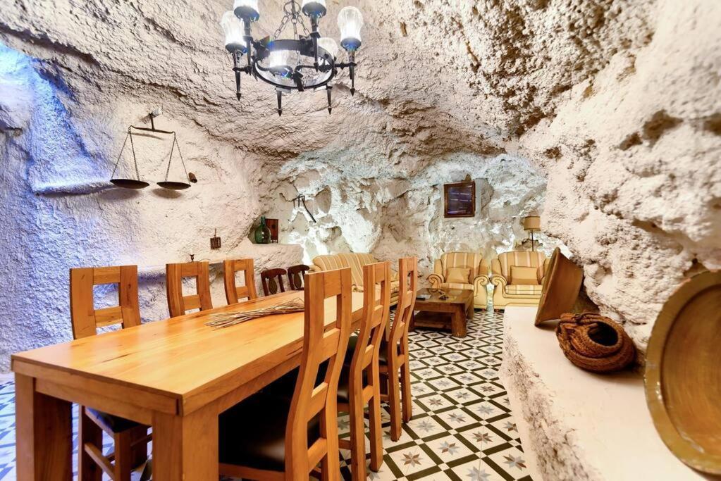 Cueva Con Jacuzzi A 20 Minutos De Valencia Villa Benaguacil ภายนอก รูปภาพ