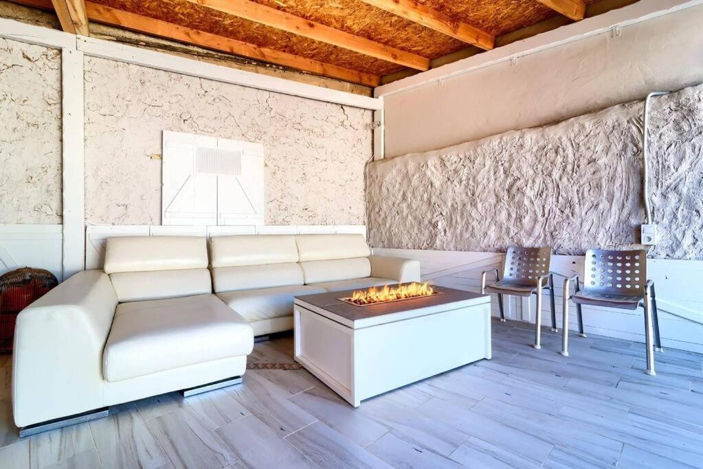 Cueva Con Jacuzzi A 20 Minutos De Valencia Villa Benaguacil ภายนอก รูปภาพ