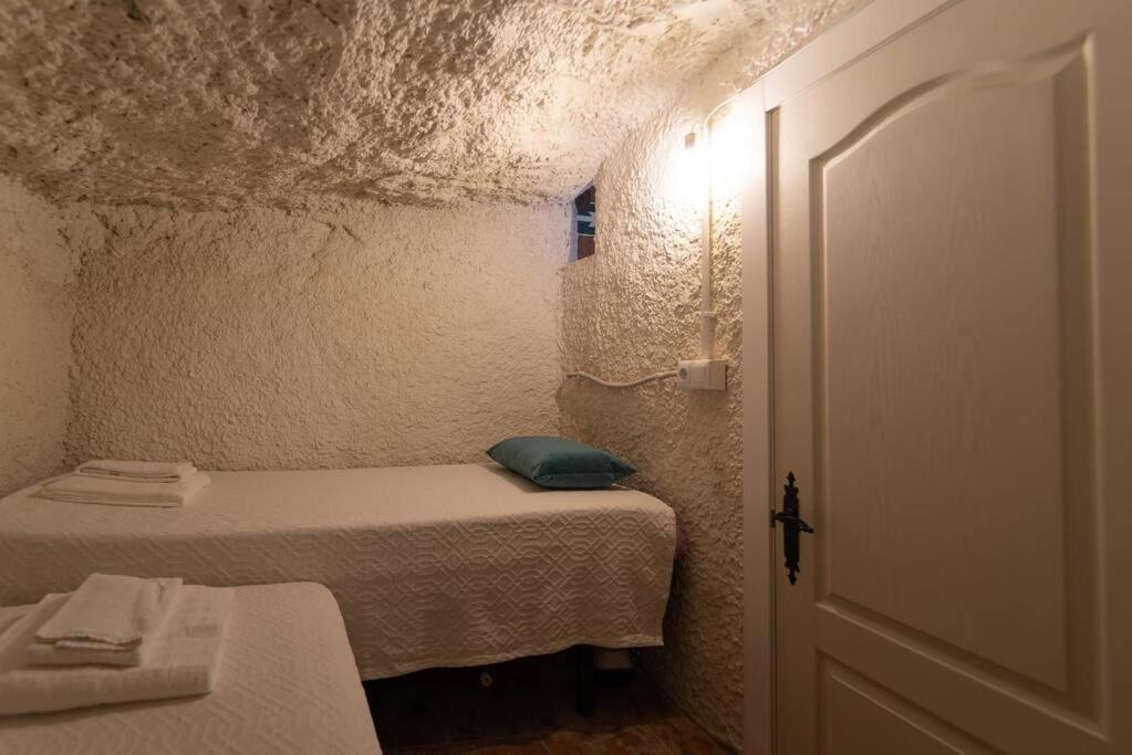 Cueva Con Jacuzzi A 20 Minutos De Valencia Villa Benaguacil ภายนอก รูปภาพ